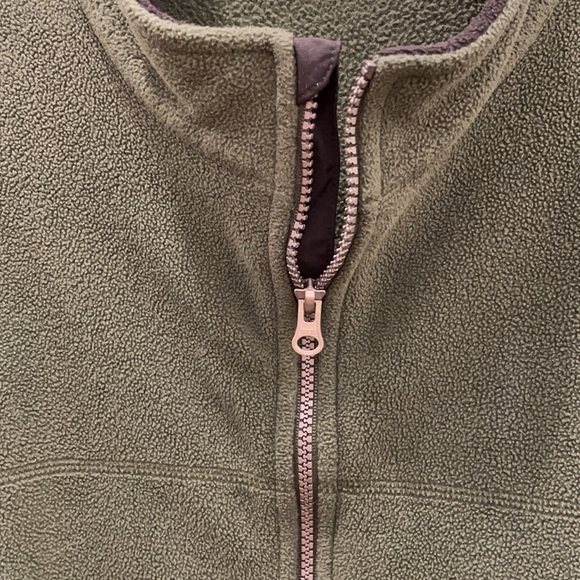 Izod large green zip up fleece. - Picture 4 of 5